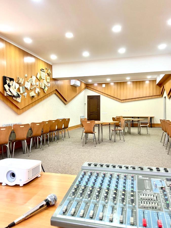 Caravan Hotel Karakol Dış mekan fotoğraf