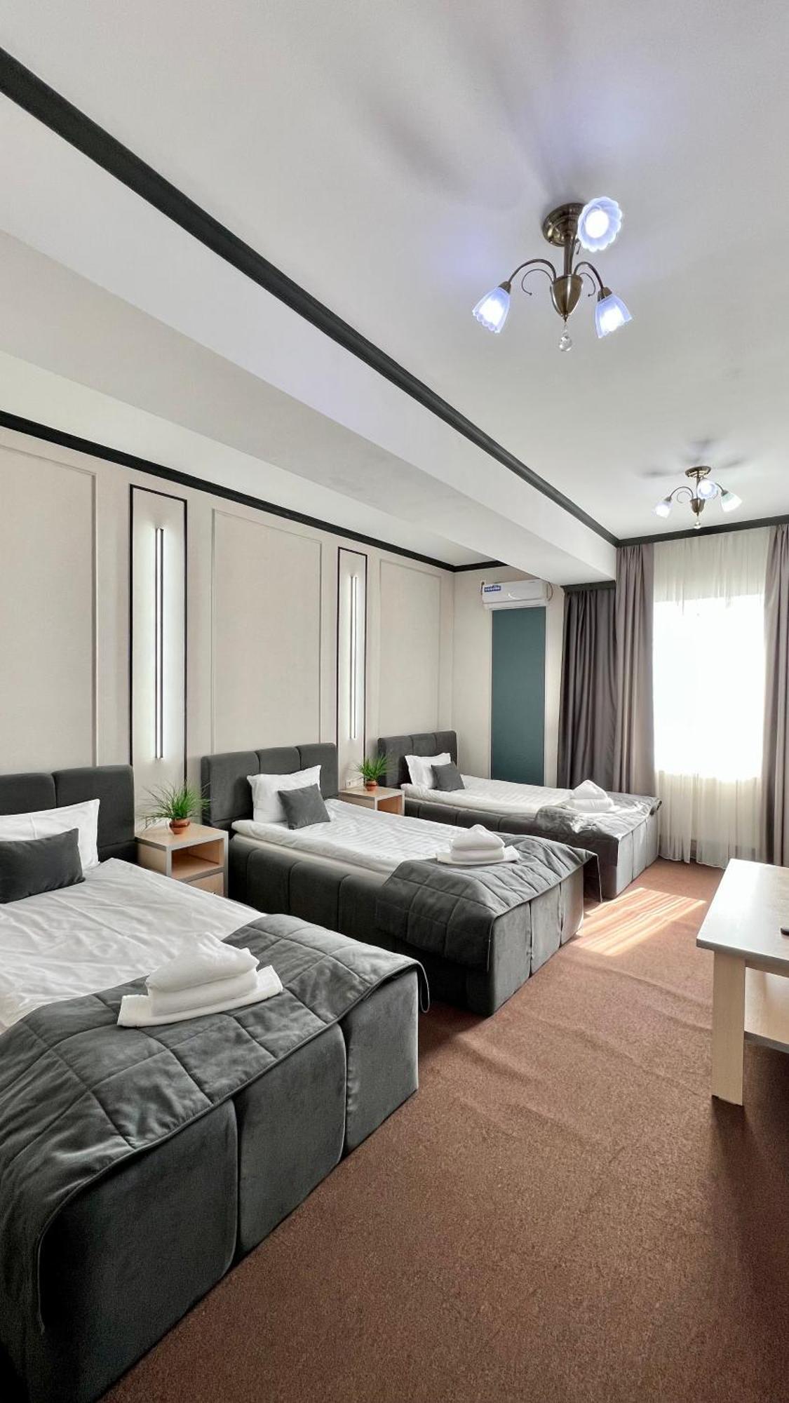 Caravan Hotel Karakol Dış mekan fotoğraf