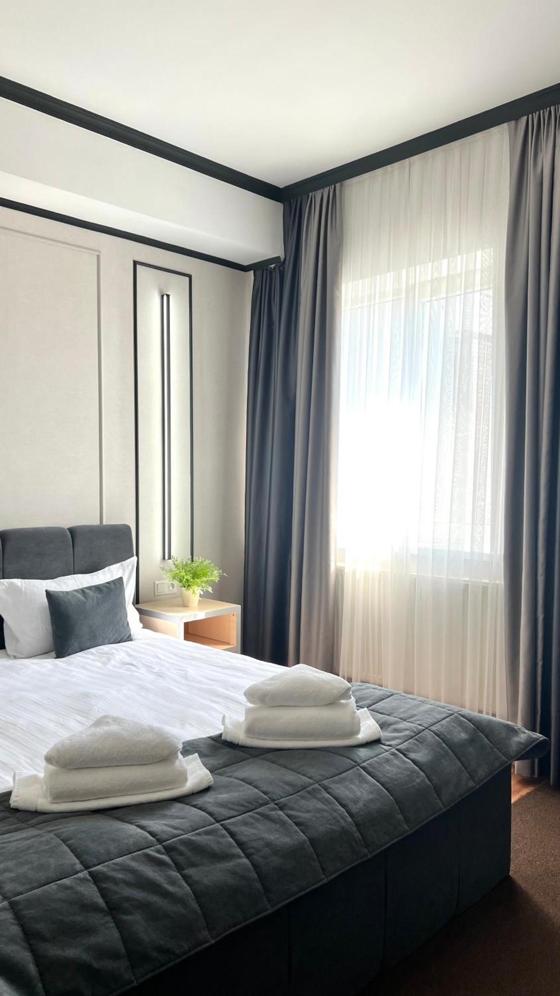 Caravan Hotel Karakol Dış mekan fotoğraf